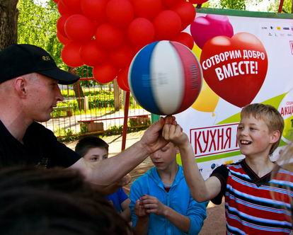 Детскому дому №7 передан чек на сумму более 18 миллионов рублей Детскому дому №7 передан чек на сумму более 18 миллионов рублей