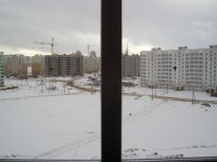 вид из дальней комнаты на ул.Налибокскую.JPG