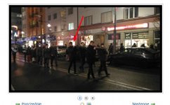 ваня несет дверь.jpg