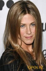 1237401801_aniston.jpg