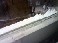 промерзшее окно на 1 этаже.jpg