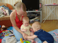 соня берет инициативу в свои руки.gif