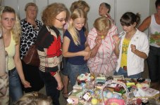 выставка покупатели.jpg