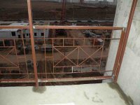 09 Французы внесли лепту в строительство балконов на 7_9 этажах.jpg