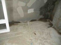 18 Кухня трешка _ трубы для воды.jpg