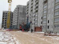 05 _ 2010.12.02_Дом 3 _ убирают башенный кран _ лифты уже стоят.jpg