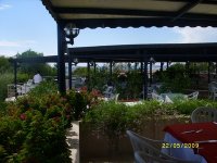 ресторан поодаль.jpg