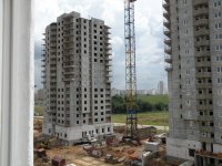 12 Дом 2 и край дома 1 _ вид из окна 8 этажа 1 подъезда дома 3.jpg