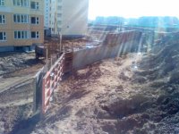 2011.07.13_заливка лестницы на спуске к дому 6 от дома 3.jpg