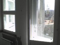 13 - Окно и балконня дверь кухни - фото из ближнего правого угла кухни.JPG