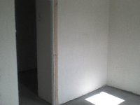 16 - Ближний левый угол кухни от проема двери в кухню - фото из дальнего угла внешней стены.JPG