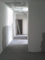 20 - Коридор - фото из проема первого от входа в квартиру санузла.JPG