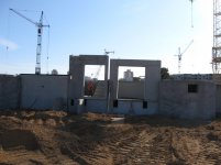 вход в подъезд видна лесница на 1 этаж.jpg