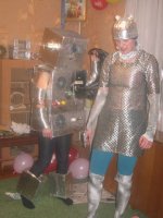 Робот и почти уже раздетая инопланетянка.jpg