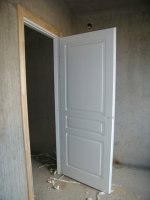 двери в маленькой комнате в 3-ке.JPG