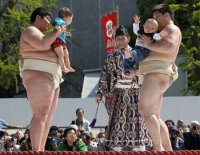 В Японии прошел фестиваль плачущих детей