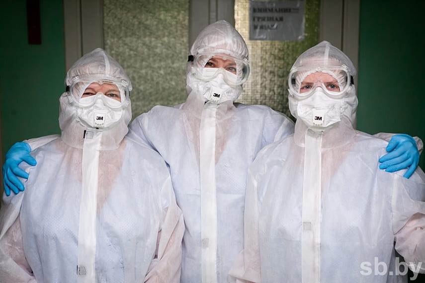 «Бояться будем потом»: как лечат пациентов в самом большом отделении Гомельской областной клинической инфекционной больницы 5