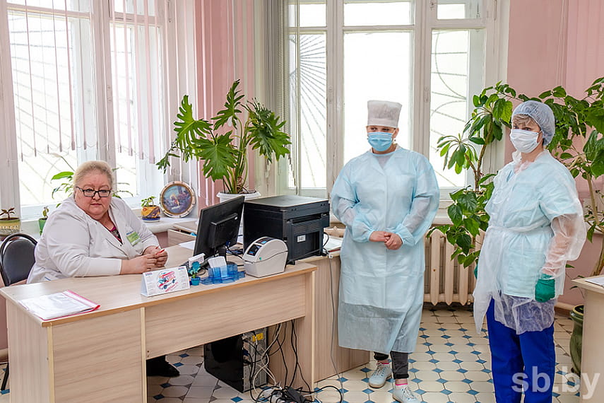 Медики 11-й больницы Минска — о работе с больными COVID-19 и надбавкам к зарплате 4