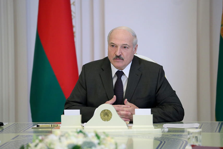 Лукашенко о борьбе с коронавирусом: мы ни под кого плясать не будем 1