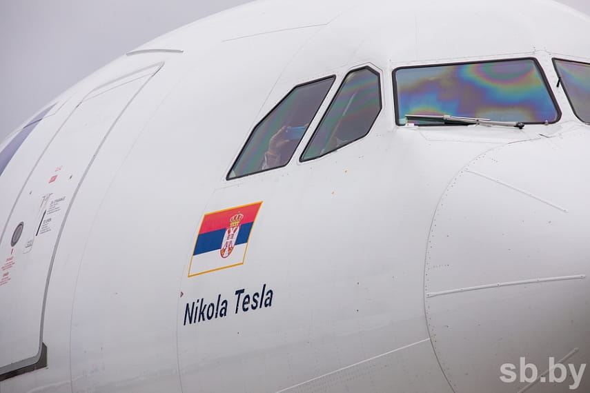 В Минск прилетели два самолета из Сербии с гуманитарным грузом 4