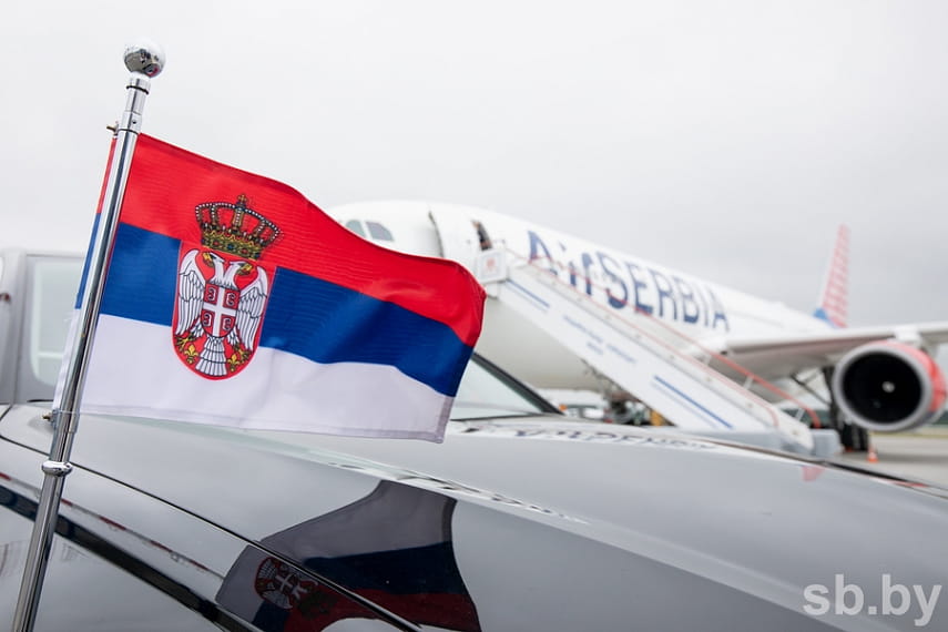 В Минск прилетели два самолета из Сербии с гуманитарным грузом 6