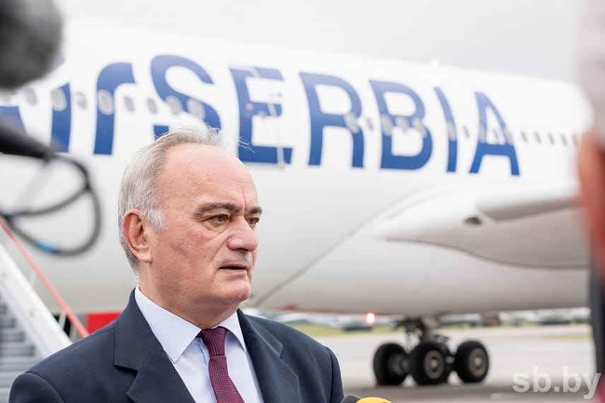 В Минск прилетели два самолета из Сербии с гуманитарным грузом 9