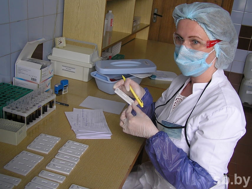 В Витебске начали делать первые платные тесты на наличие антител к коронавирусу 2