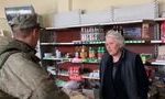 В Карабахе продавщица не стала брать деньги с российского миротворца 14