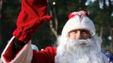 Врачи назвали самый опасный элемент костюма Деда Мороза в 2020 году 1