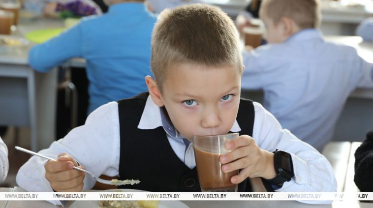 В 100 школах Минска с 1 сентября внедрят систему "Умный буфет" 1