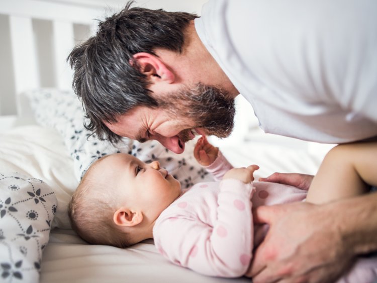 Уход за младенцем - Понимающий и помогающий муж 