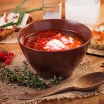 Классический, без мяса или украинский? Рецепты популярных борщей из свеклы 15