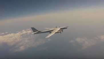 Стратегические бомбардировщики России и Китая провели совместное патрулирование Азиатско-Тихоокеанского региона 17