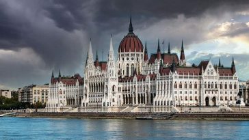 Венгрия вводит чрезвычайное положение из-за конфликта в Украине 19