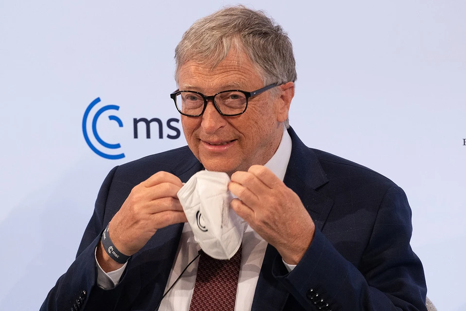 Миллиардер и филантроп Билл Гейтс прочитал все книги Смила и говорит, что «нет другого такого автора, чьих новых книг я бы с нетерпением ждал».