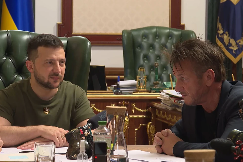 Голливудские звезды Бен Стиллер и Шон Пенн получили «бан» на въезд в Россию. Один отправлял деньги ВСУ, второй ручкался с Зеленским 2 Шон Пенн снимал докфильм о событиях на Украине, в котором решил показать "героизм ВСУ" и не удосужился побывать на стороне Донбасса.